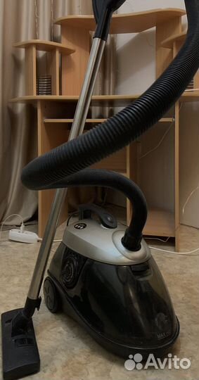 Пылесос skiff SV-1808A