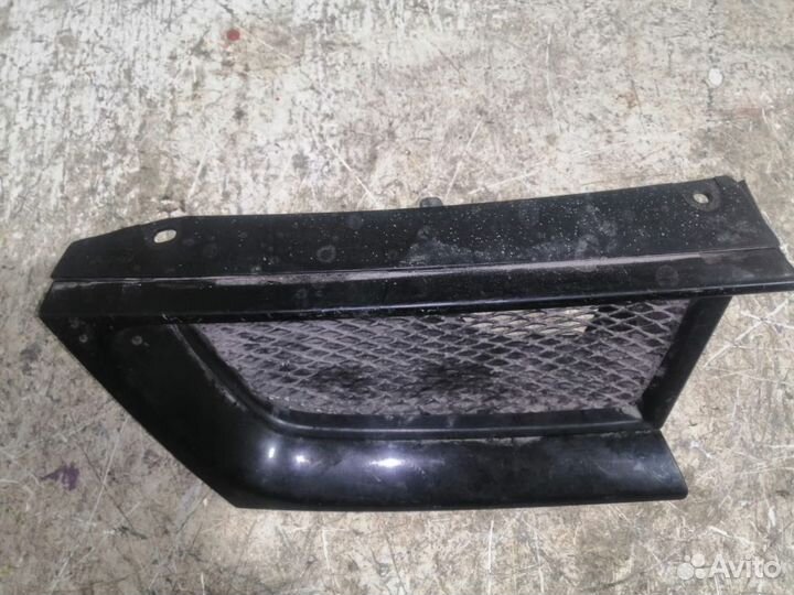 Решетка радиатора Субару