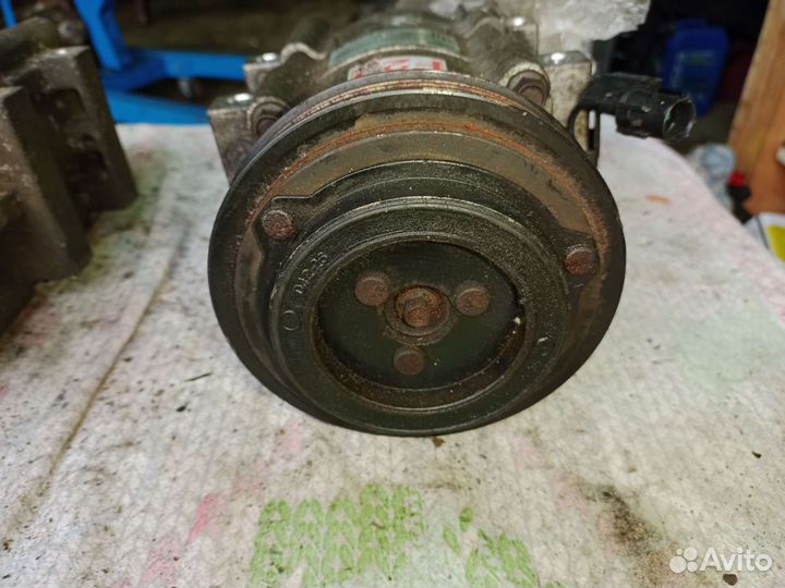 Компрессор кондиционера KIA-2.5 crdi