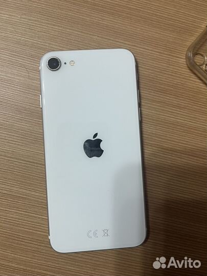 iPhone SE, 64 ГБ