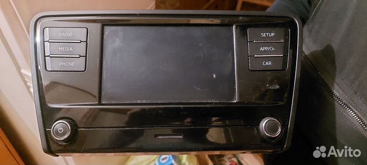 Магнитола skoda octavia год 2020