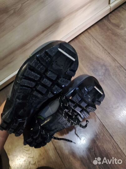 Лыжные ботинки размер 34