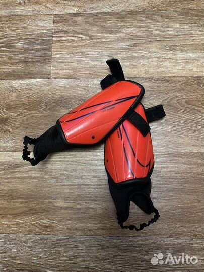 Футбольные щитки