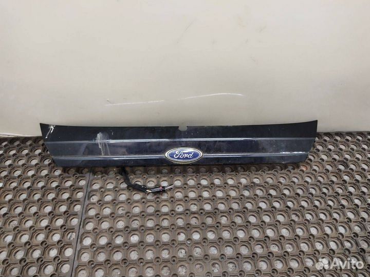 Накладка двери (крышки) багажника Ford Fiesta 6