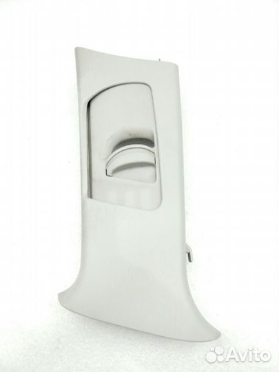 Обшивка центральной стойки левая Skoda Octavia A5