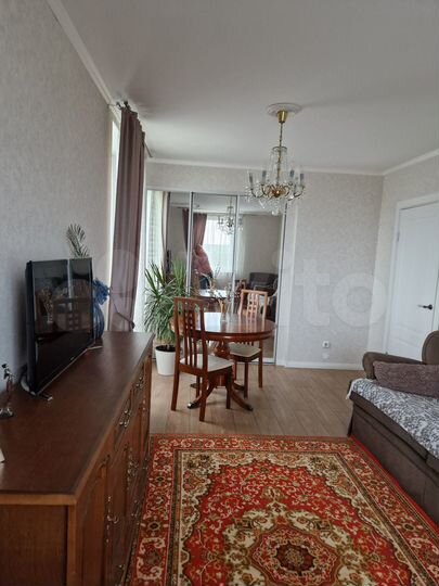 2-к. квартира, 54 м², 3/9 эт.