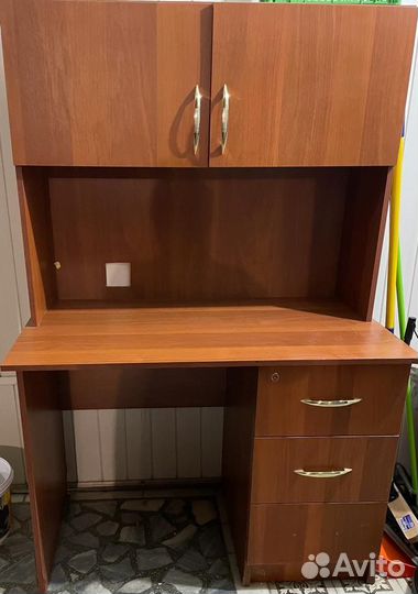 Письменный стол