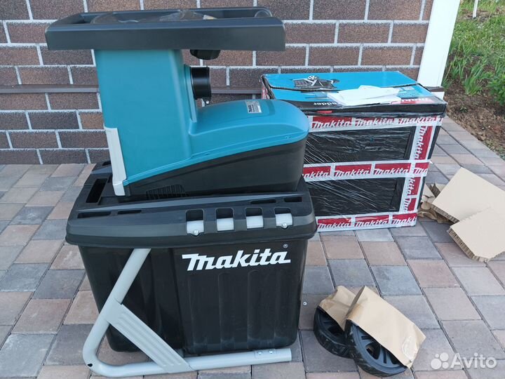 Измельчитель садовый электрический Makita UD2500