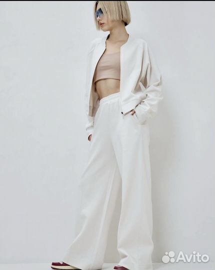 Женский спортивный костюм