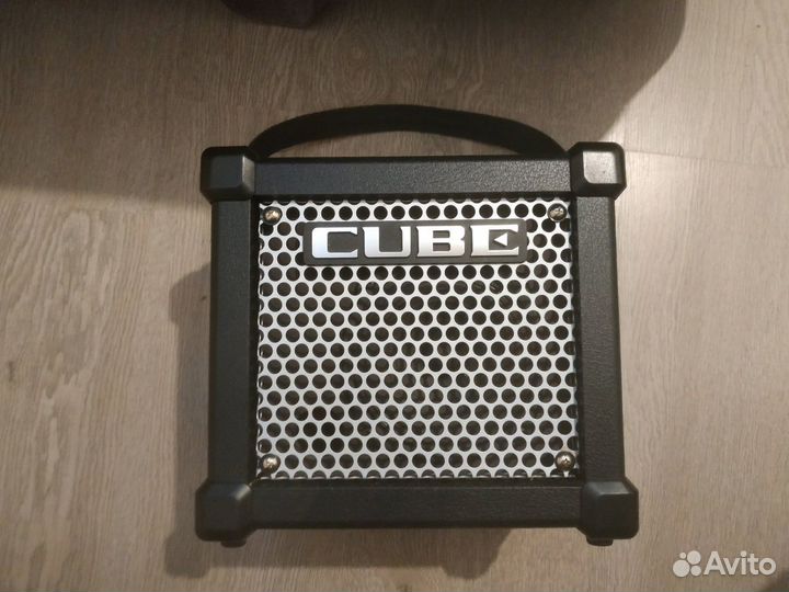 Гитарный комбоусилитель Roland M-Cube GX 3Вт