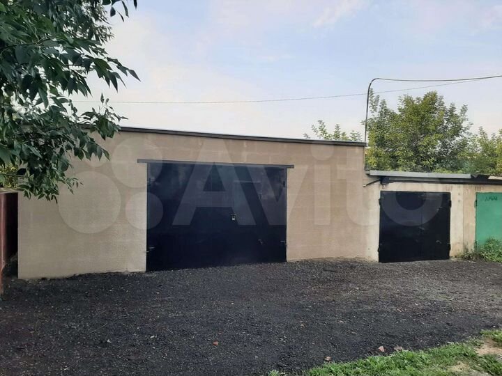 Гараж, > 30 м²