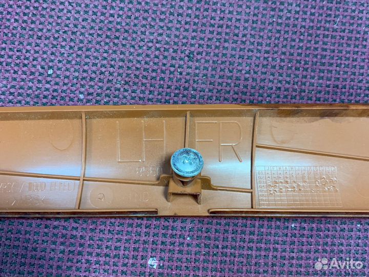 Вставка под дерево тойота авенсис 250