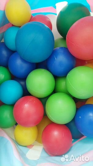 Сухой бассейн с шариками