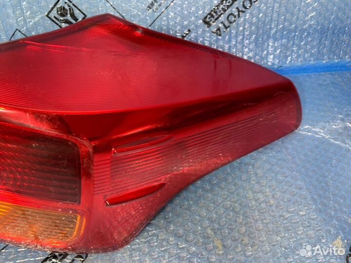 Фонарь Toyota Rav4 XA40 2012