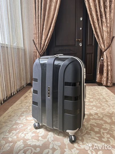 Чемодан на колесах