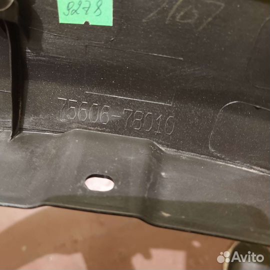 Накладка крыла левая задняя Lexus NX 2014-2022