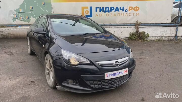 Кожух рулевой колонки нижний Opel Astra GTC (J) 91