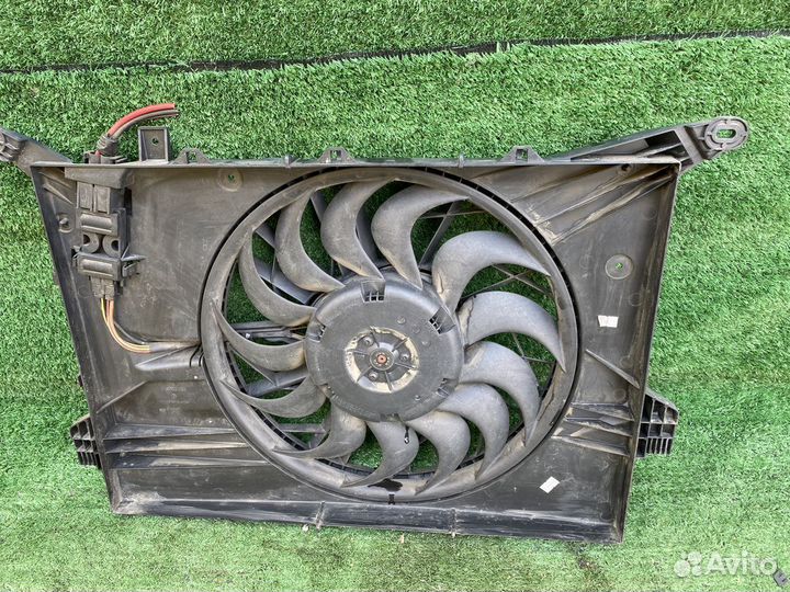 Диффузор радиатора Volvo XC70 V70 SZ59 SW59 307231