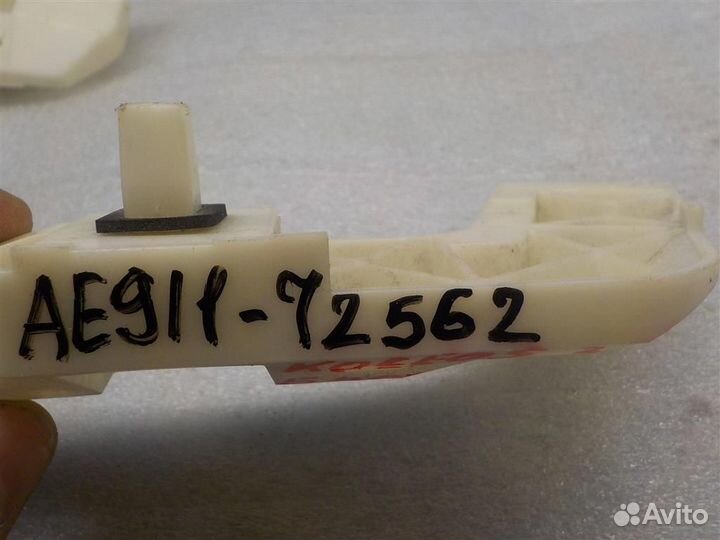 Кронштейн заднего бампера правый Renault Koleos 2