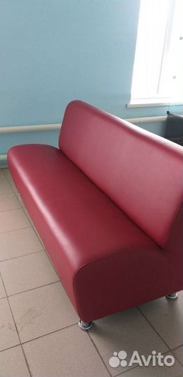 Кожаный диван,Длина1м65см, шир 68см,выс 83см
