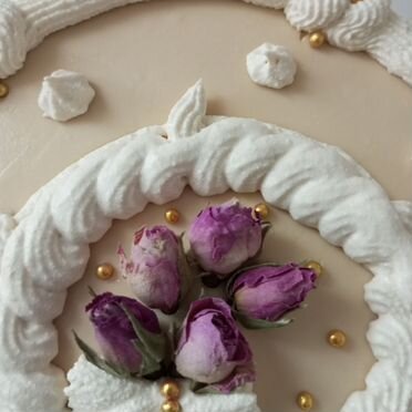 Принимаю заказы на торты, муссовые десерты и торты