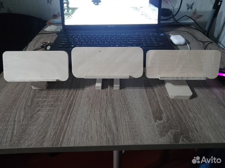 Подставка для телефона из дерева