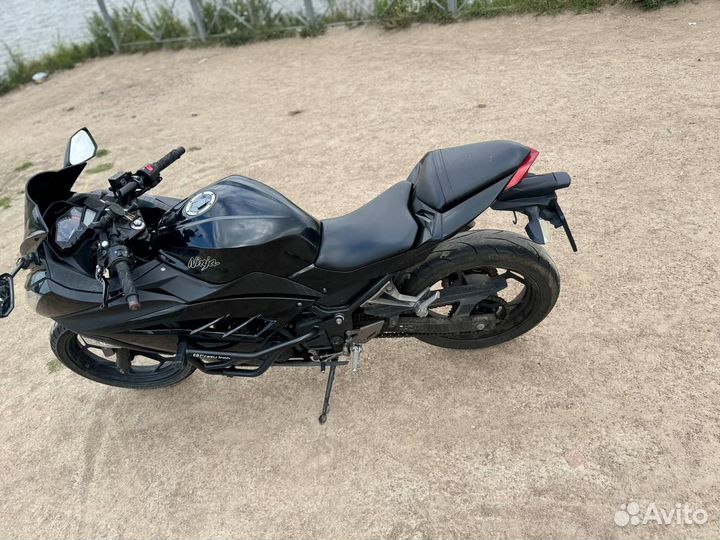 Kawasaki ninja 300 abs