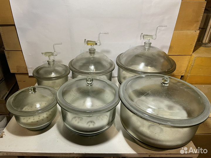 Эксикаторы лабораторные разные новые