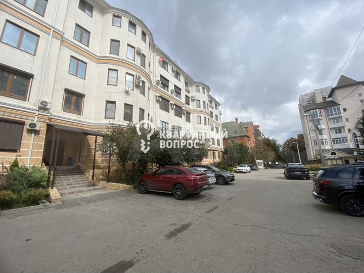 4-к. квартира, 208,7 м², 3/5 эт.