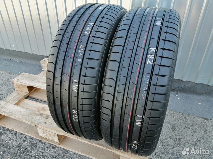 Pirelli P Zero PZ4 225/50 R18 99W