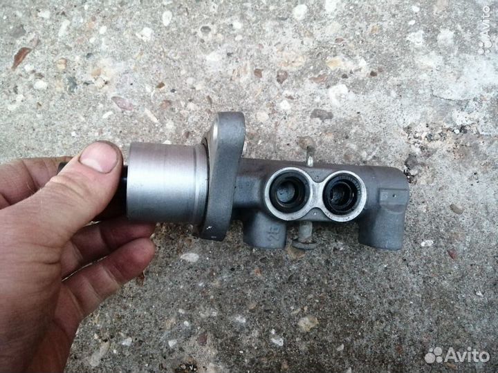 Главный тормозной цилиндр гтц Mazda 3 BL