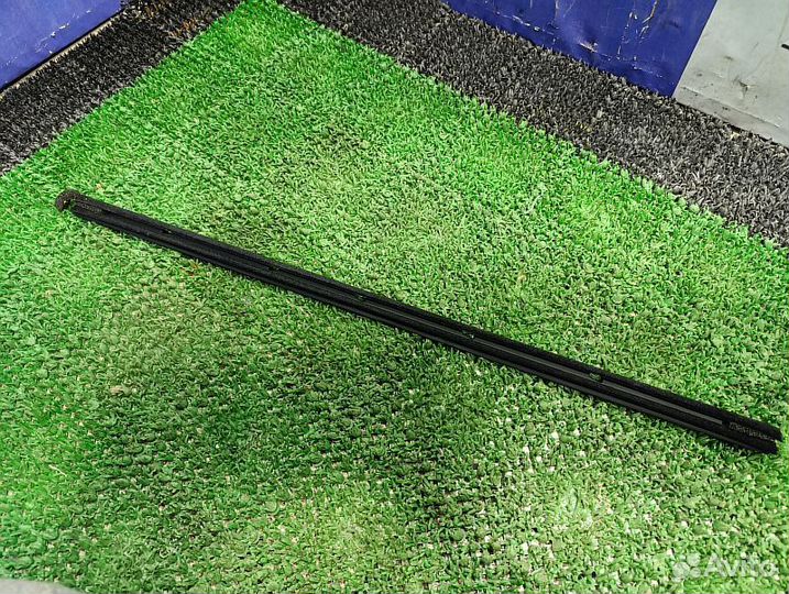 Молдинг стекла внутренний задний левый Toyota venza