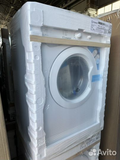 Стиральная машина Indesit iwsb 5105. 5 кг. Новая