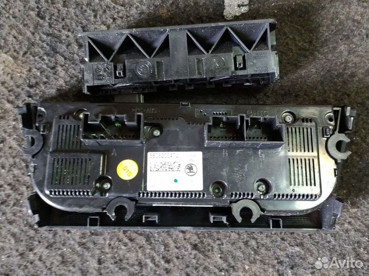 Блок управления кондиционером skoda octavia a7