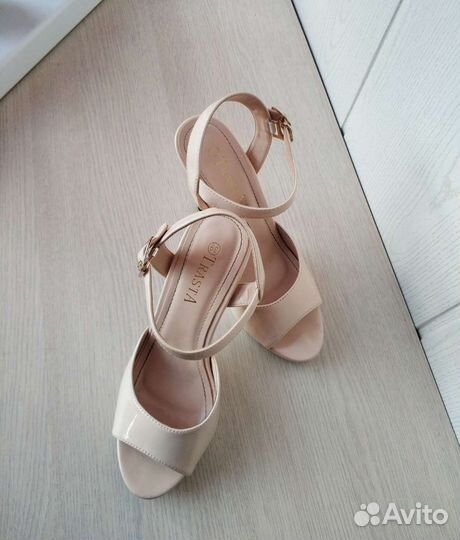 Босоножки 39 бежевые на высоком каблуке удобные
