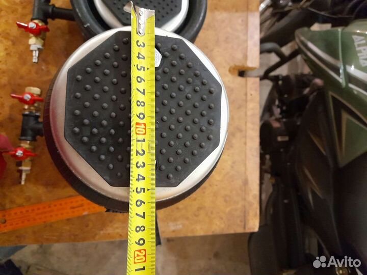 Пневмодомкрат