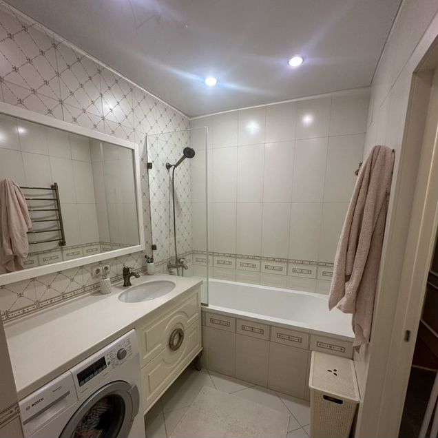 3-к. квартира, 70 м², 1/14 эт.