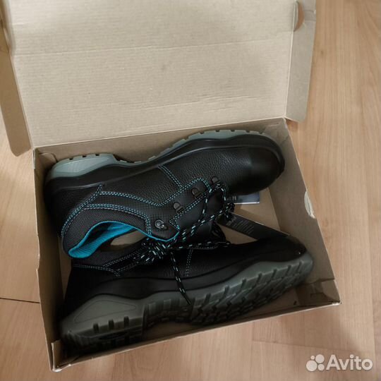 Защитная обувь на производство