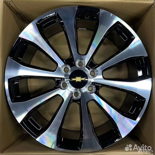 Диски на Cadillac Escalade R22 Кадиллак Ескалейд