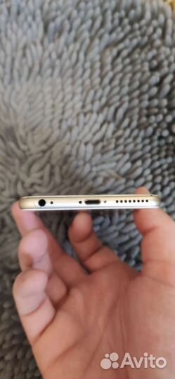 Телефон iPhone 6s +