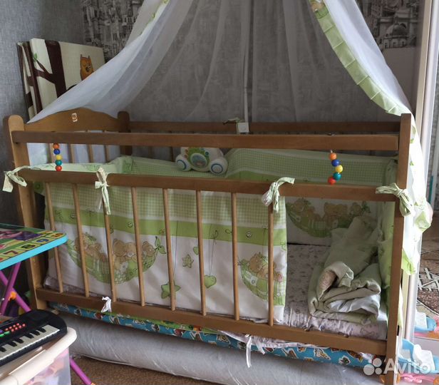 Детская кроватка с балдахином