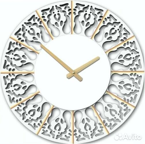 Металлические часы