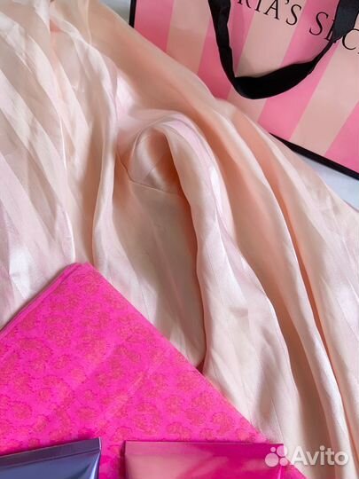 Шелковый халат в стиле Victoria Secret