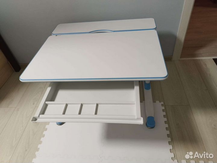 Комплект детской мебели парта и стул