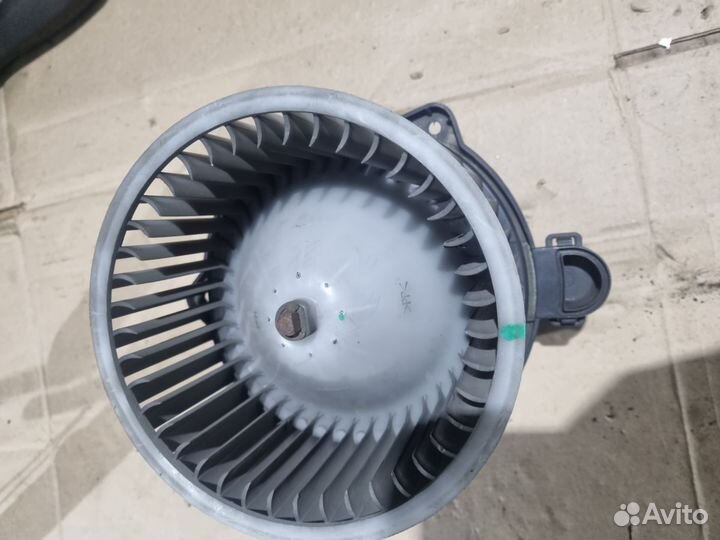 Моторчик вентилятор печки Hyundai Starex
