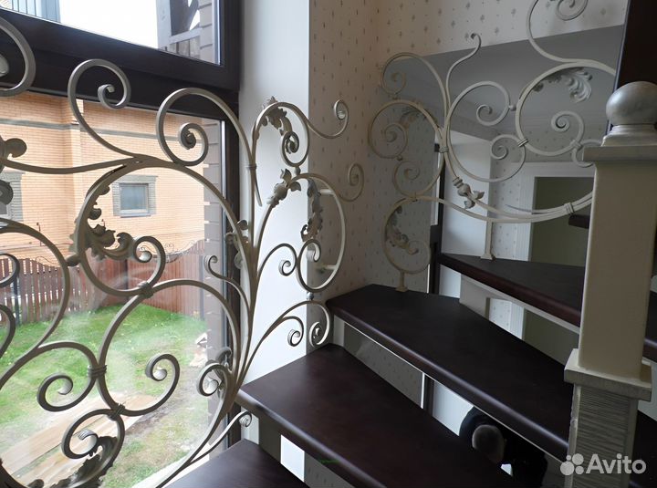 Кованая лестница на чердак