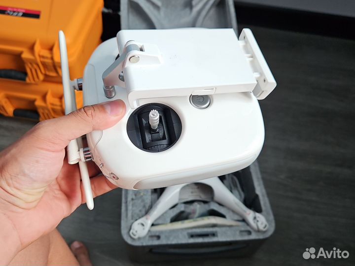 Квадрокоптер dji phantom 4