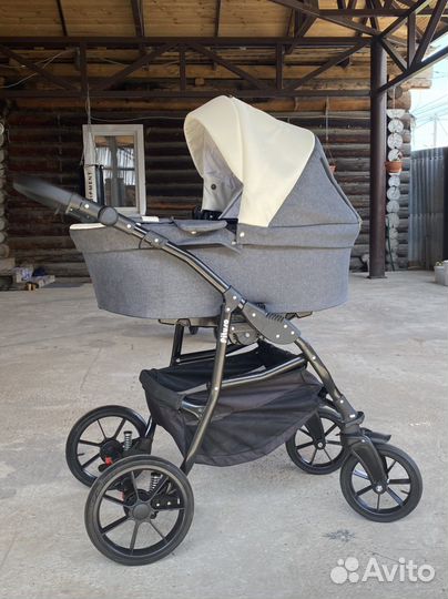 Коляска 2 в 1 в подарок люлька