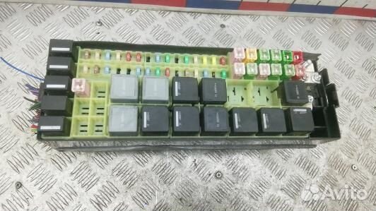 Блок предохранителей land rover discovery 4 (PEA01