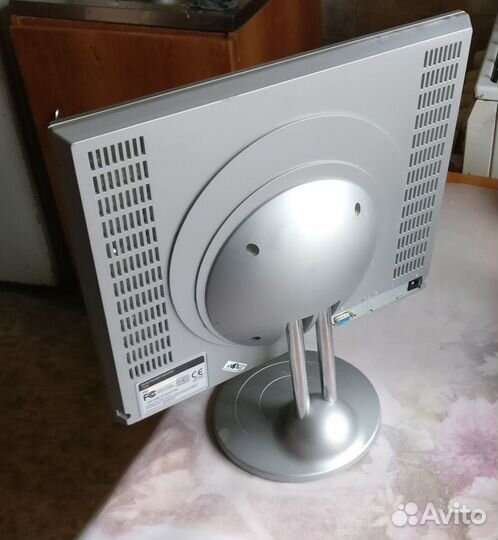 Монитор Samsung Fine View LM1570A